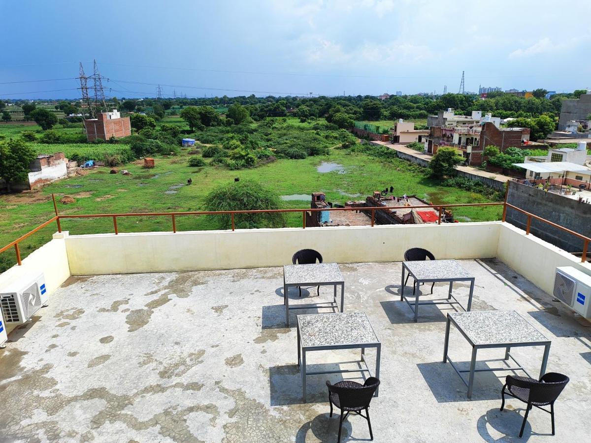 Sunrise Homestay Agra-Rooftop View Taj Mahal Agra  Exterior foto